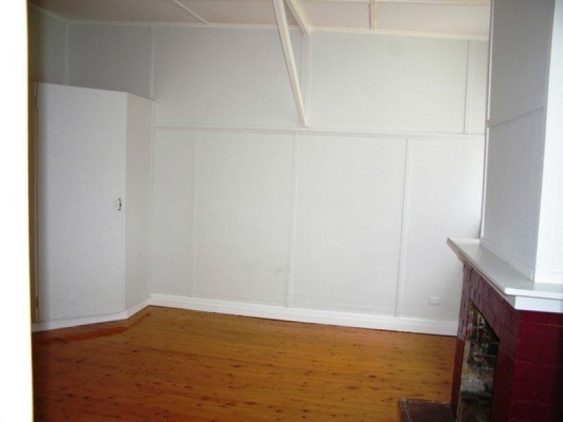 78 Queen St, Uralla NSW 2358