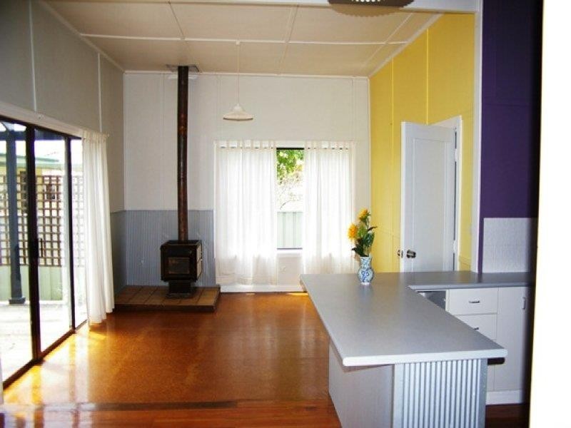 78 Queen St, Uralla NSW 2358