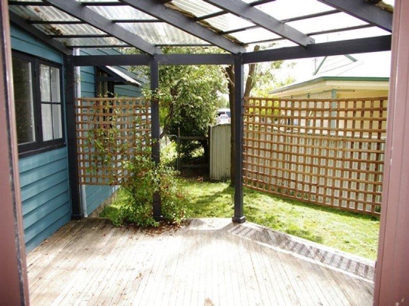 78 Queen St, Uralla NSW 2358