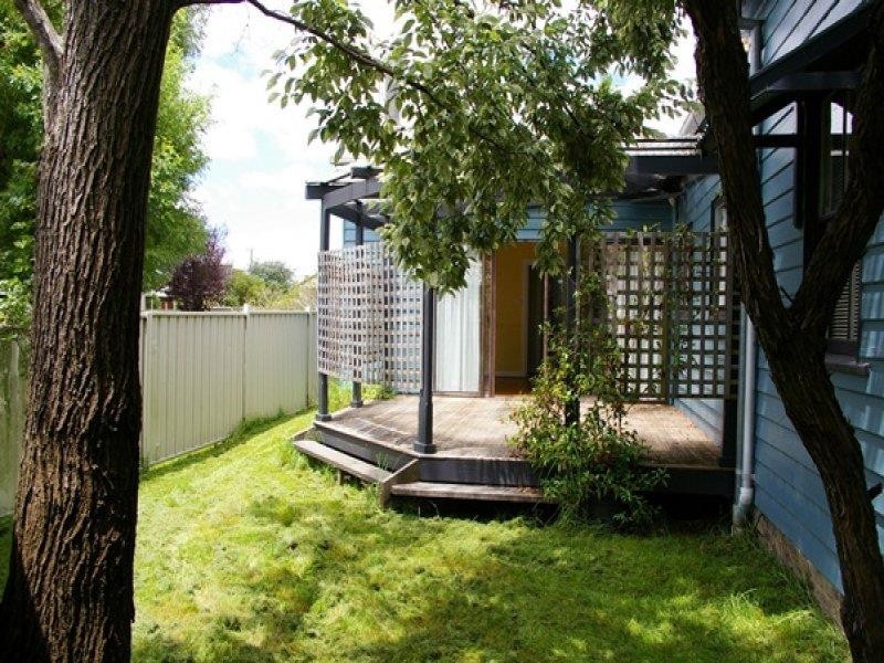 78 Queen St, Uralla NSW 2358