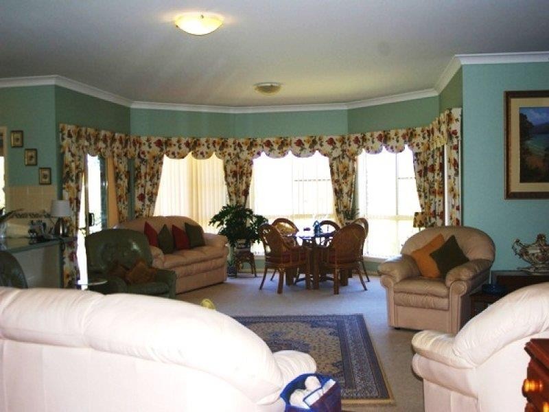 10 Fitzroy St, Uralla NSW 2358