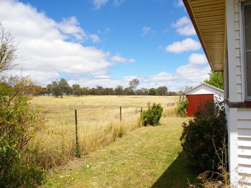 135 Bridge St, Uralla NSW 2358
