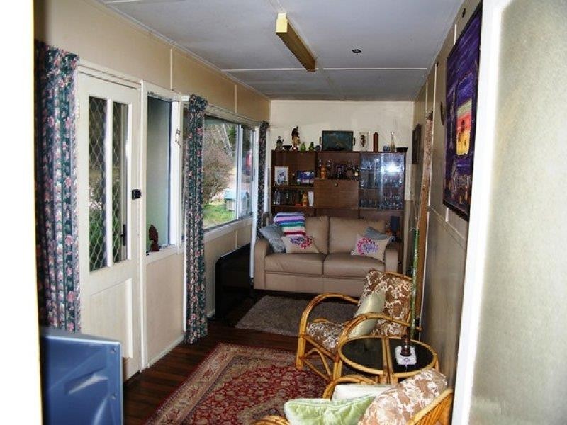 13 Rifle Range Road, Uralla NSW 2358