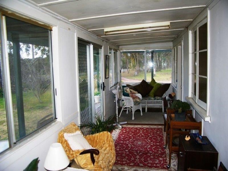 13 Rifle Range Road, Uralla NSW 2358