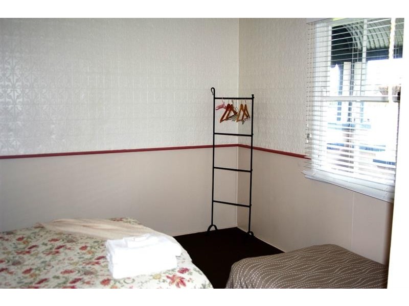 81 Bridge St, Uralla NSW 2358