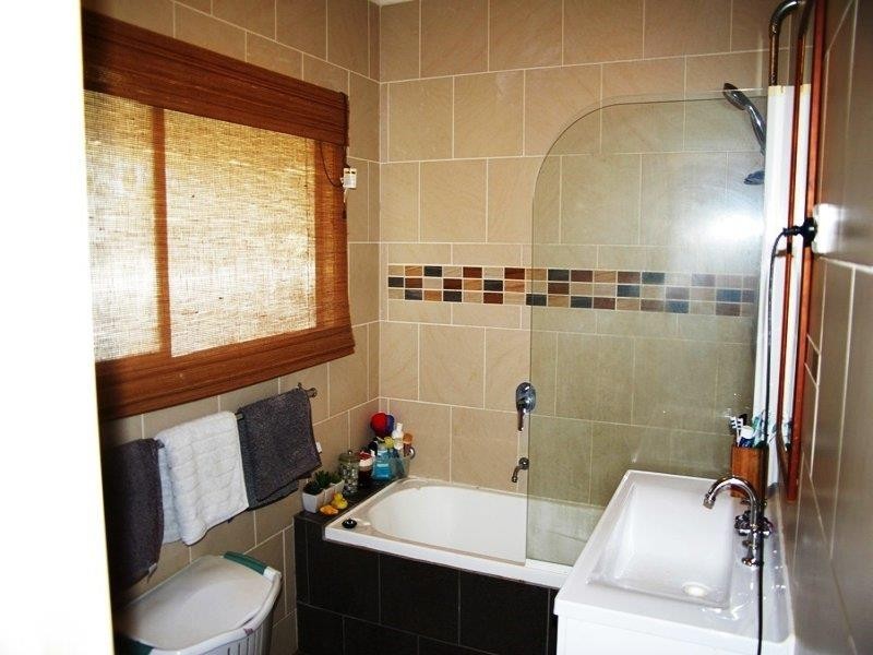 85 Bridge St, Uralla NSW 2358