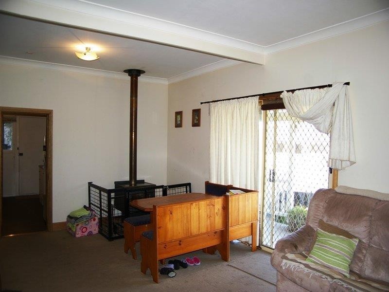 85 Bridge St, Uralla NSW 2358