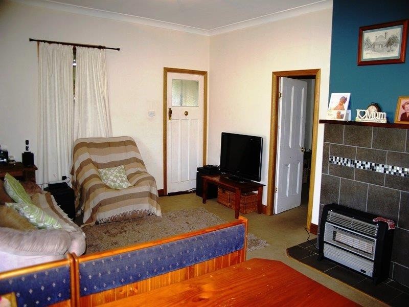 85 Bridge St, Uralla NSW 2358