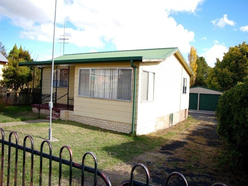 44 Hill St, Uralla NSW 2358