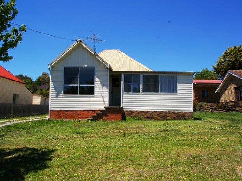 185W Fitzroy Street, Walcha NSW 2354