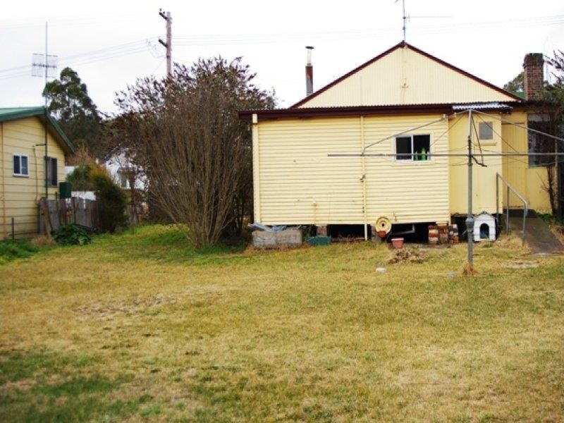 42 Hill St, Uralla NSW 2358
