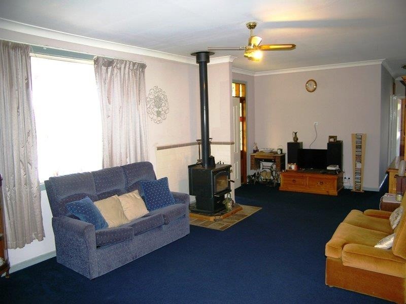 1147 Retreat Rd, Uralla NSW 2358