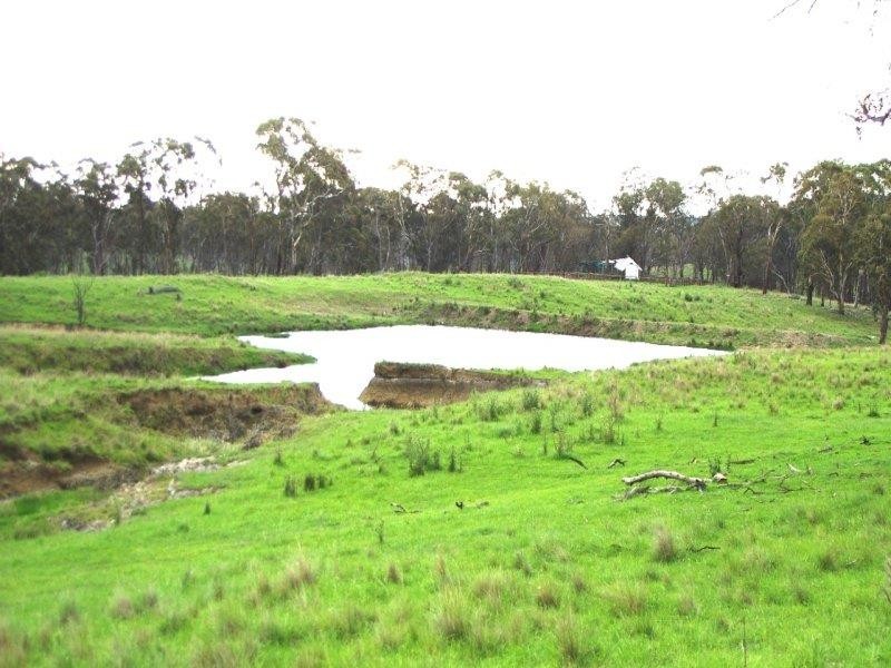 - Hillview Rd, Uralla NSW 2358