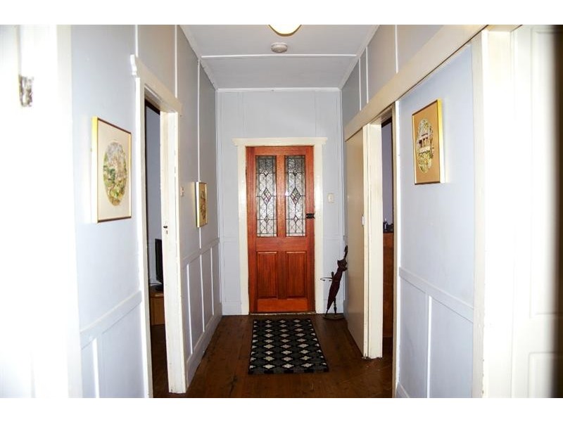 24 Salisbury St, Uralla NSW 2358