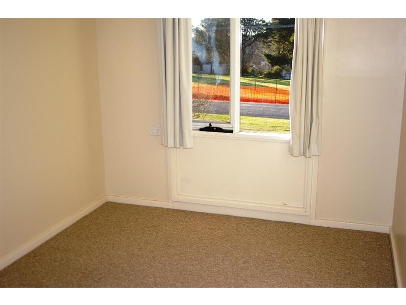 28 Fitzroy St, Uralla NSW 2358