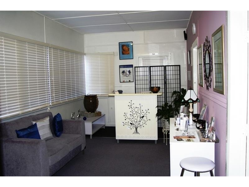 80 Bridge  St, Uralla NSW 2358