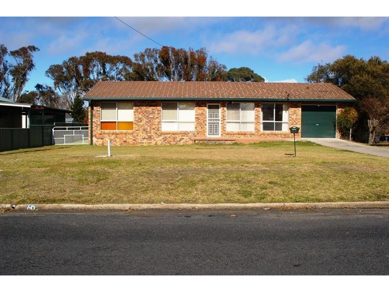 60 East Street, Uralla NSW 2358