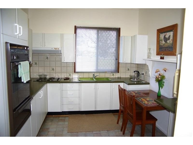 2 Dumaresq St, Uralla NSW 2358