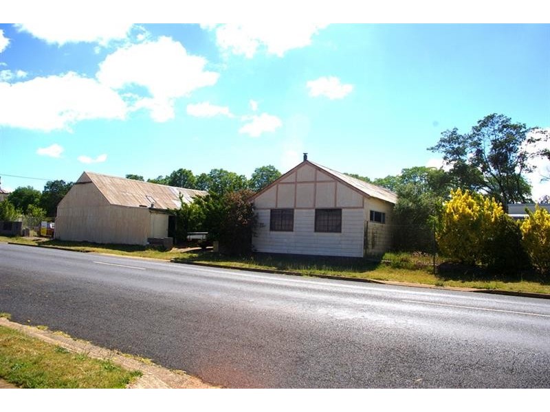 169 Bradley St, Guyra NSW 2365