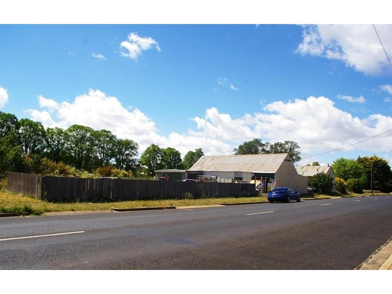 169 Bradley St, Guyra NSW 2365