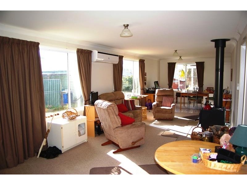 2 Mckenzie St, Uralla NSW 2358