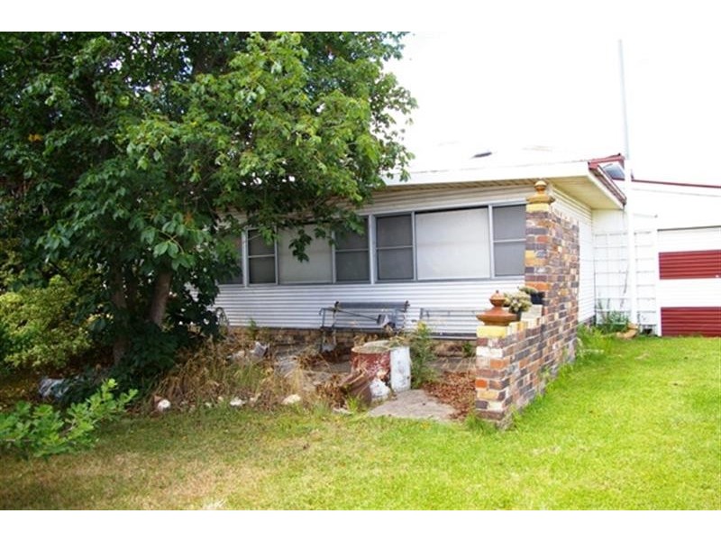 135 Bridge St, Uralla NSW 2358