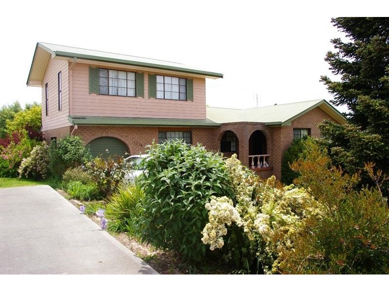 123E Hill St, Walcha NSW 2354