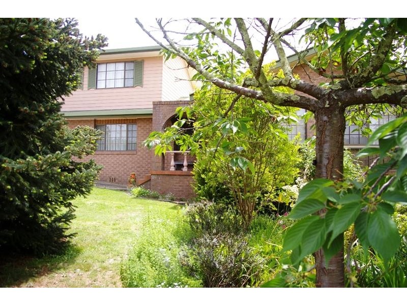 123E Hill St, Walcha NSW 2354