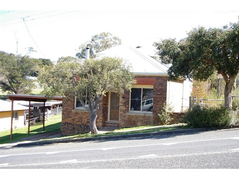 17N South St, Walcha NSW 2354