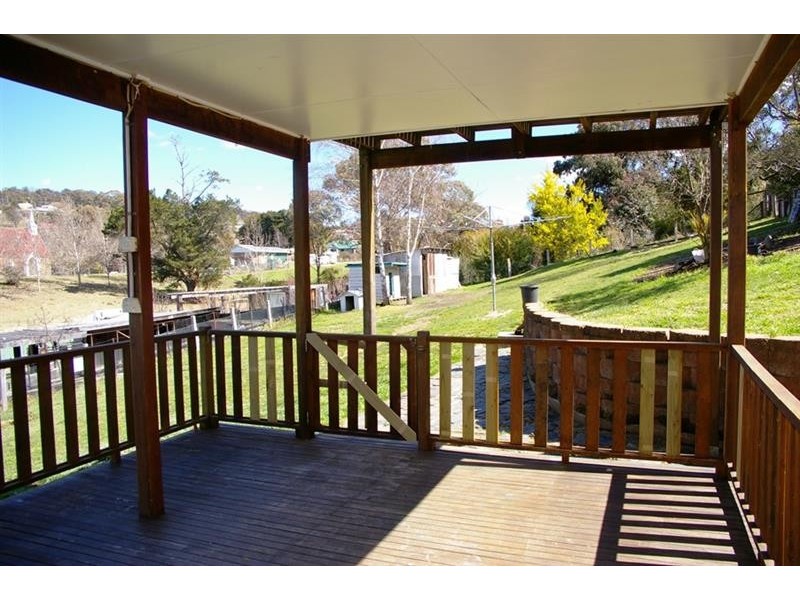 17N South St, Walcha NSW 2354