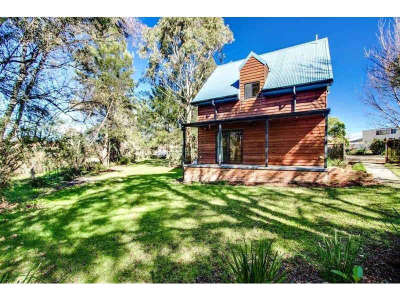 23 Rowan Ave, Uralla NSW 2358