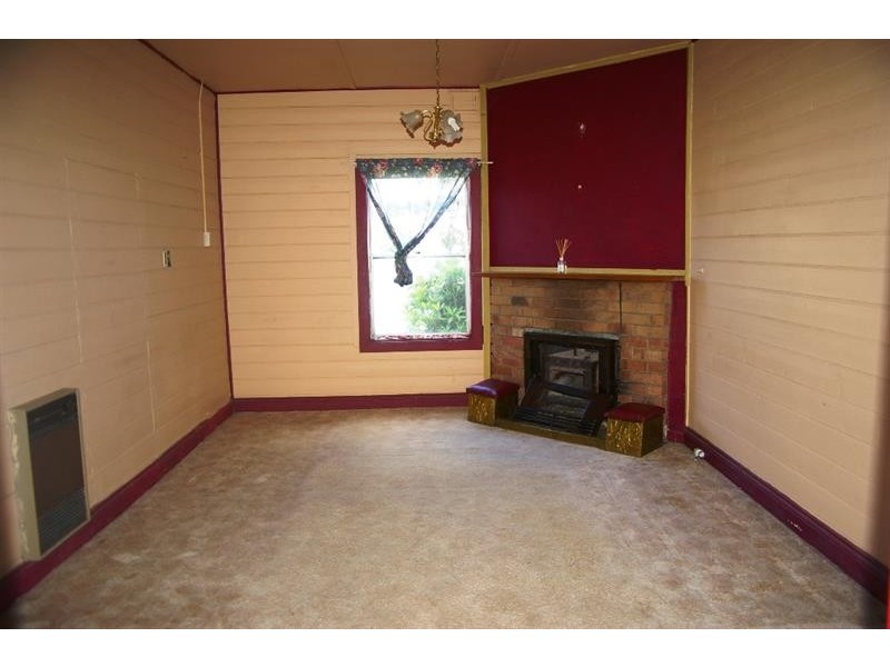 107E North  St, Walcha NSW 2354