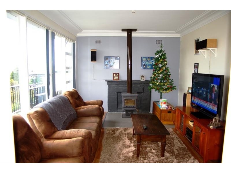 55W Memorial Avenue, Walcha NSW 2354