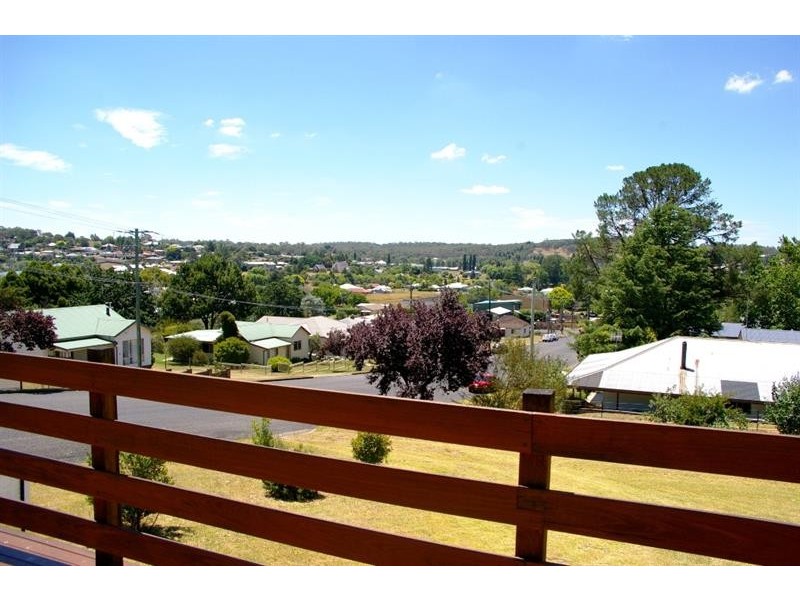 17S Middle St, Walcha NSW 2354