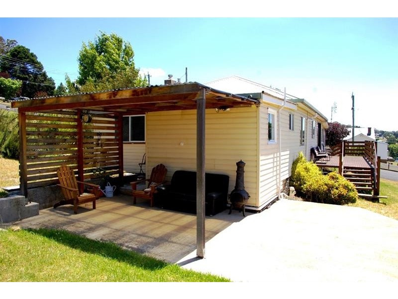 17S Middle St, Walcha NSW 2354