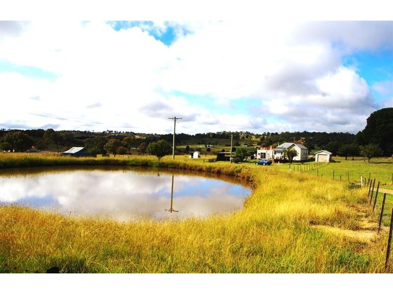 14 Emu Creek Rd, Walcha NSW 2354