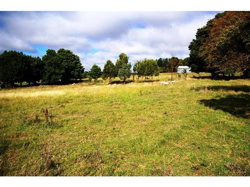 14 Emu Creek Rd, Walcha NSW 2354