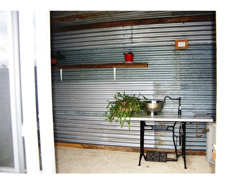 14 Emu Creek Rd, Walcha NSW 2354