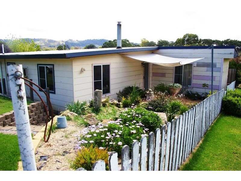 5 Moonboy Street, Bendemeer NSW 2355