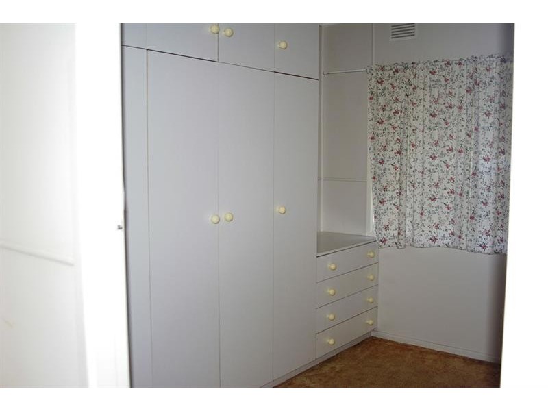 1 Church Ave, Uralla NSW 2358