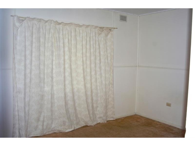 1 Church Ave, Uralla NSW 2358