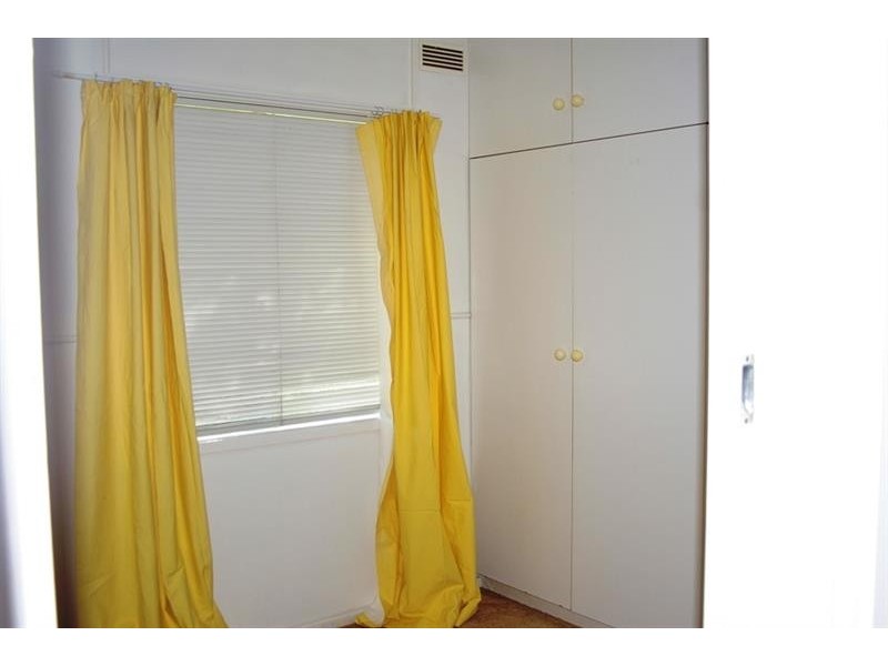 1 Church Ave, Uralla NSW 2358