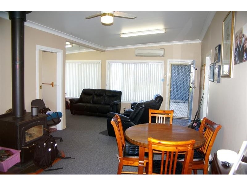 13 McMahon St, Uralla NSW 2358