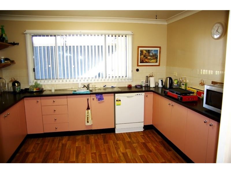 13 McMahon St, Uralla NSW 2358