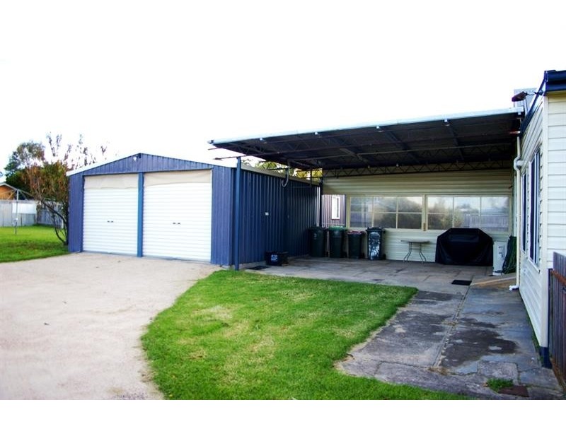 13 McMahon St, Uralla NSW 2358