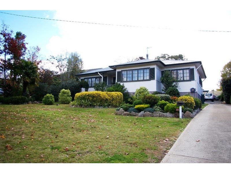 53 Maitland St, Uralla NSW 2358