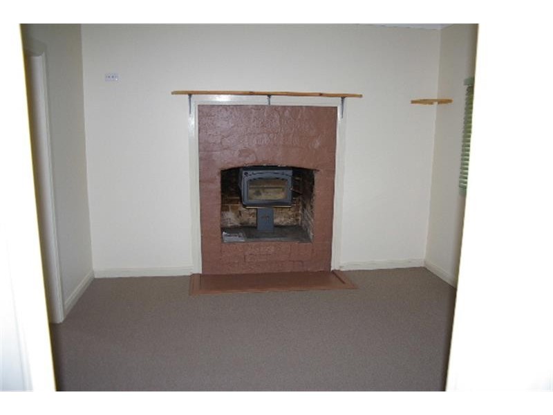 4 Rowan Avenue, Uralla NSW 2358