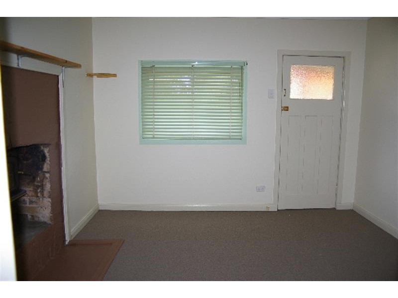 4 Rowan Avenue, Uralla NSW 2358