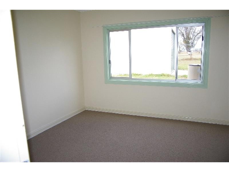 4 Rowan Avenue, Uralla NSW 2358