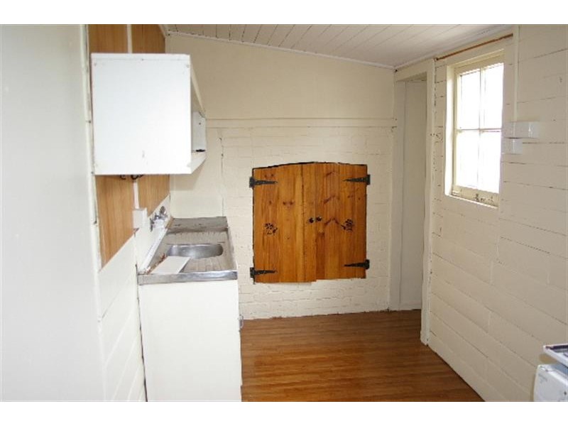 4 Rowan Avenue, Uralla NSW 2358